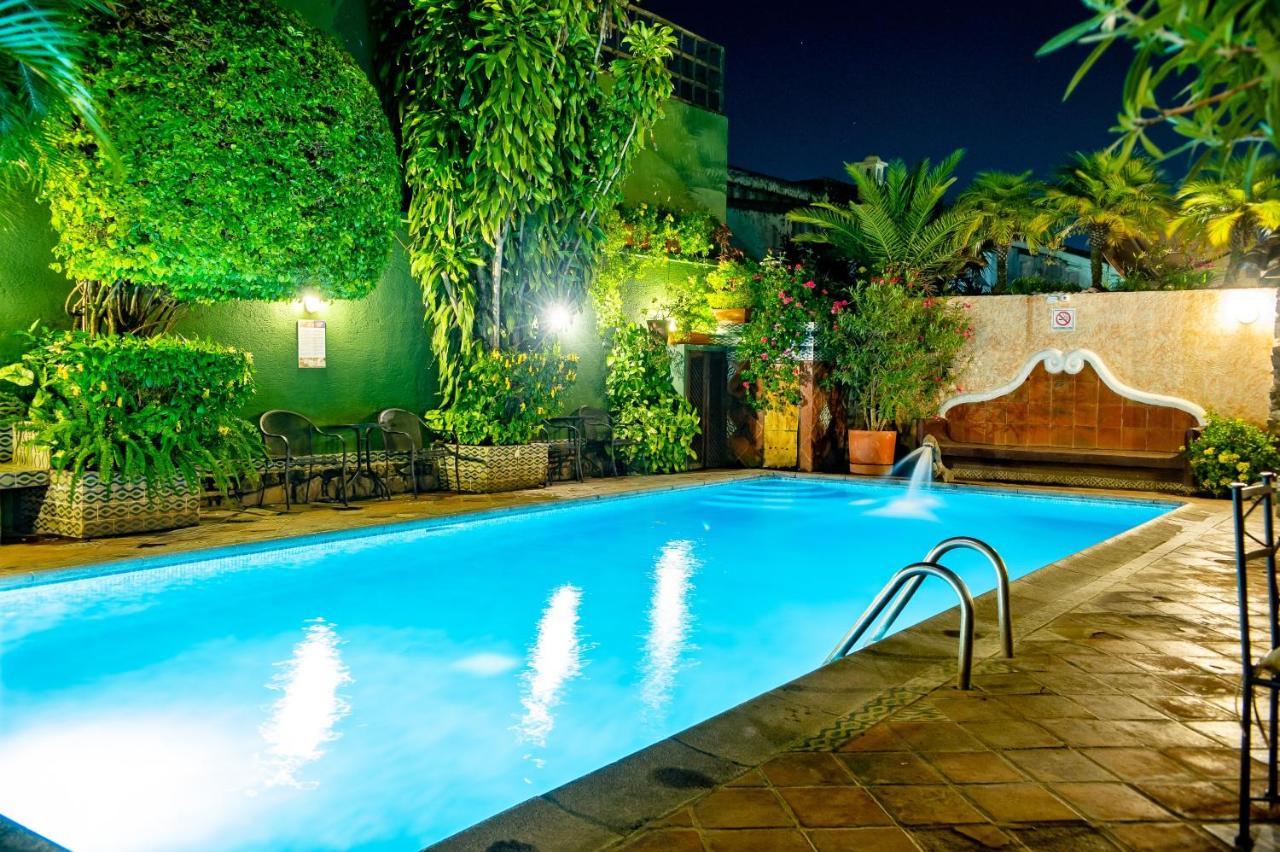 Hotel Casa Del Parque By Ahs Antigua ภายนอก รูปภาพ